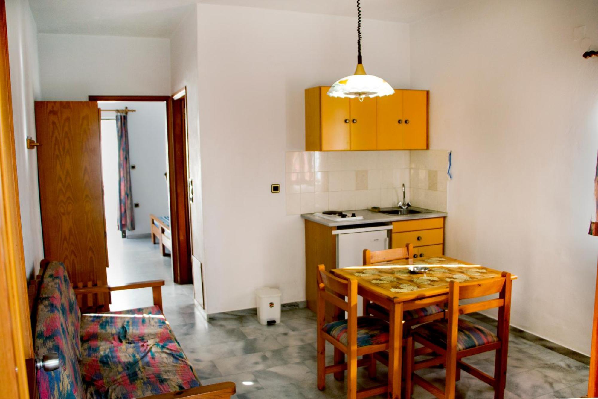 Popi Hotel Apartments Agia Marina Dış mekan fotoğraf