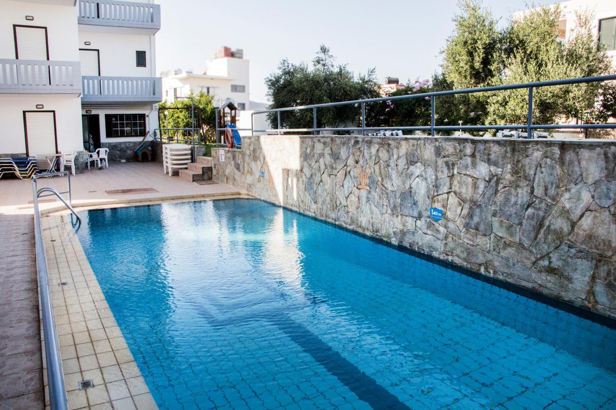 Popi Hotel Apartments Agia Marina Dış mekan fotoğraf