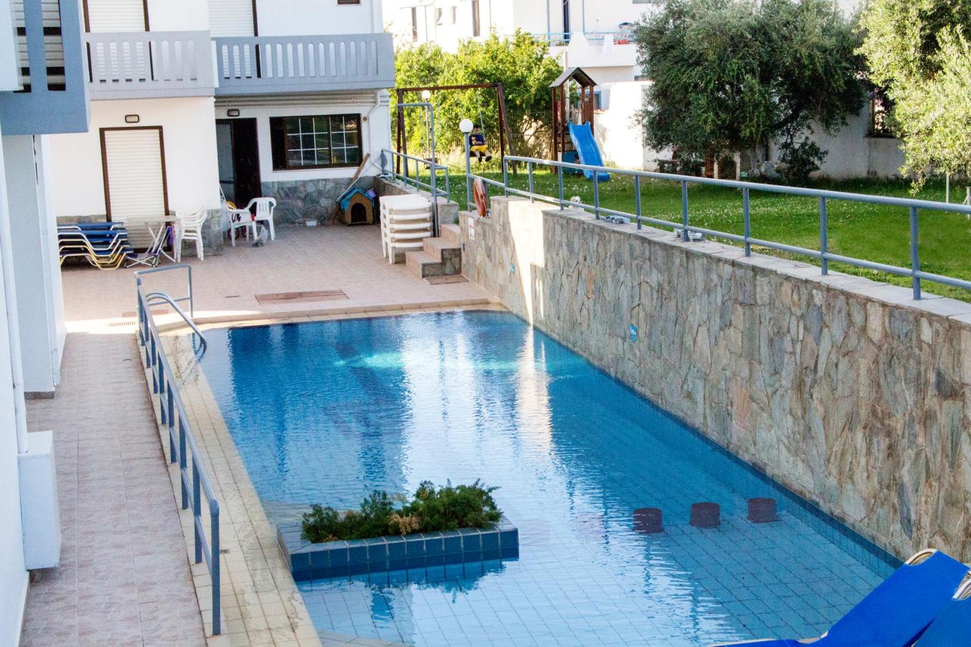 Popi Hotel Apartments Agia Marina Dış mekan fotoğraf