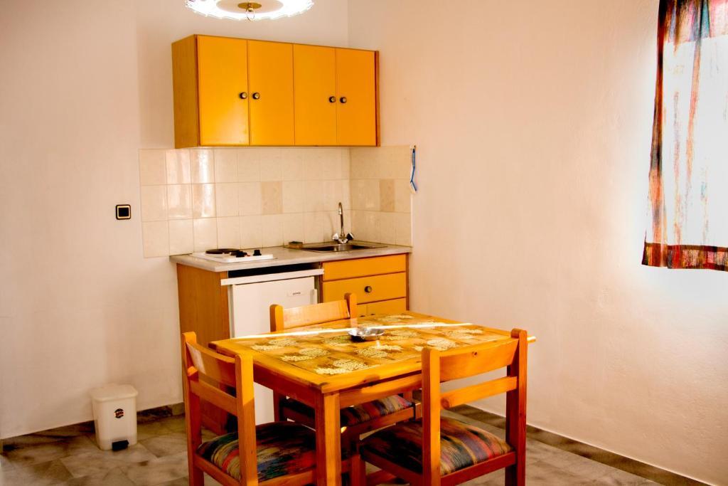 Popi Hotel Apartments Agia Marina Dış mekan fotoğraf